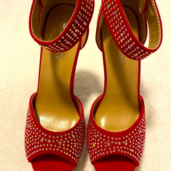 Almost Brand New Super Sexy Sparkling Heels By DELICACY - box 26 - Picture 2 of 7
